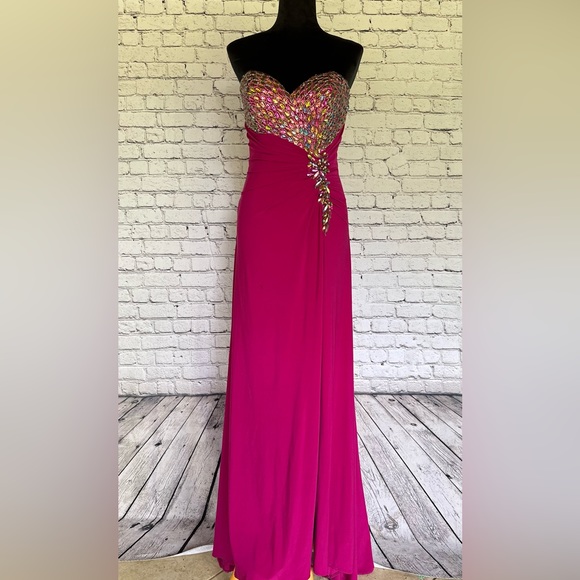 Night Moves Dress embellished size 6 magenta evening gown - Picture 1 of 4
